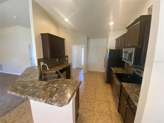 $1,975 | 2201 Angel Fish Loop, Leesburg, FL 34748