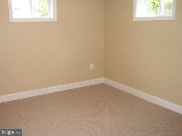5919 Hanover Avenue Springfield, VA 22150 - Photo 22 of 29 an empty room with a window