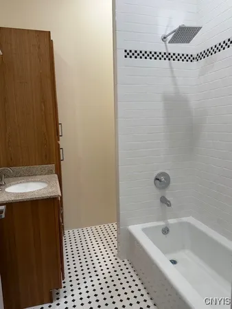 $1,400 | 141 South Peterboro Street, Lenox, NY 13032