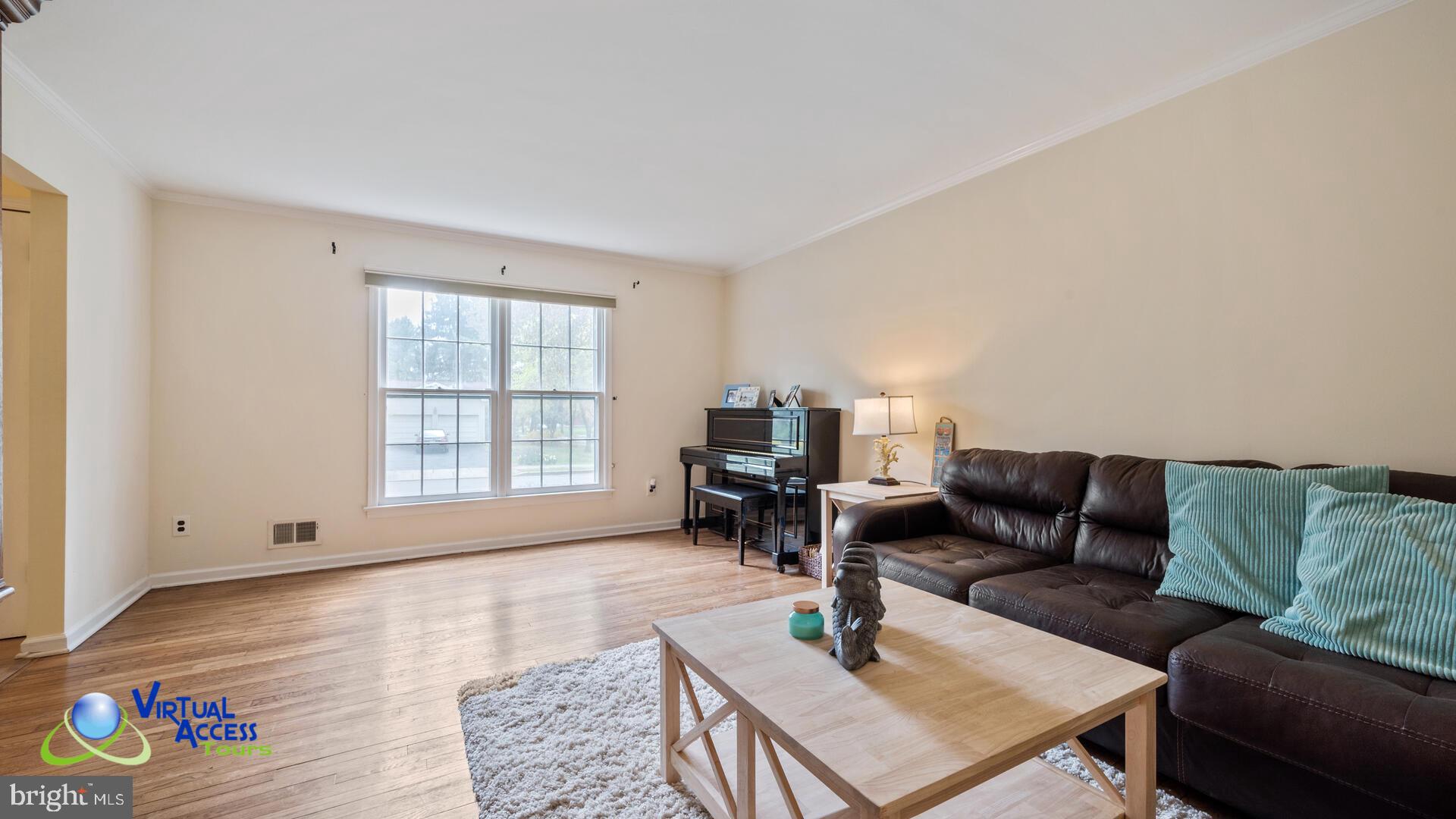 17 Melville Road Princeton Junction, NJ 08550 - Photo 13 of 40 Living Room