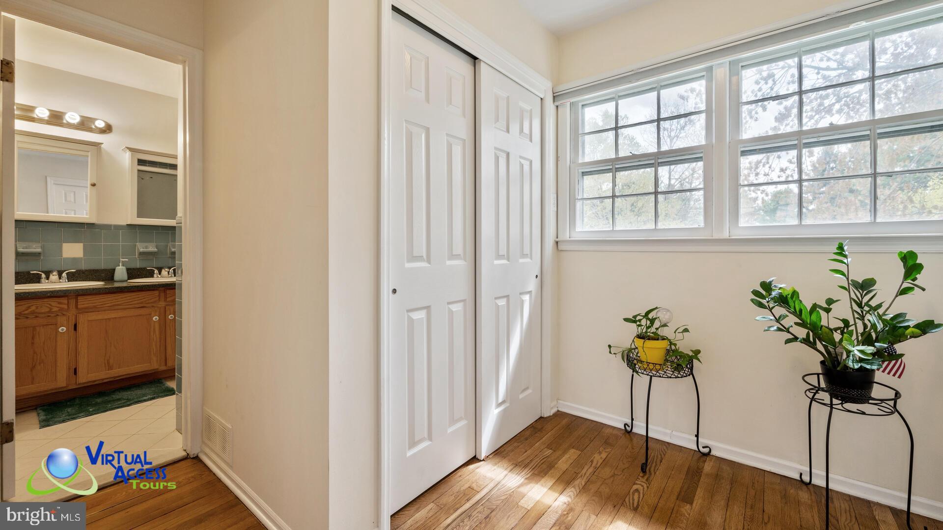 17 Melville Road Princeton Junction, NJ 08550 - Photo 23 of 40 Main Bedrom Dressing Area