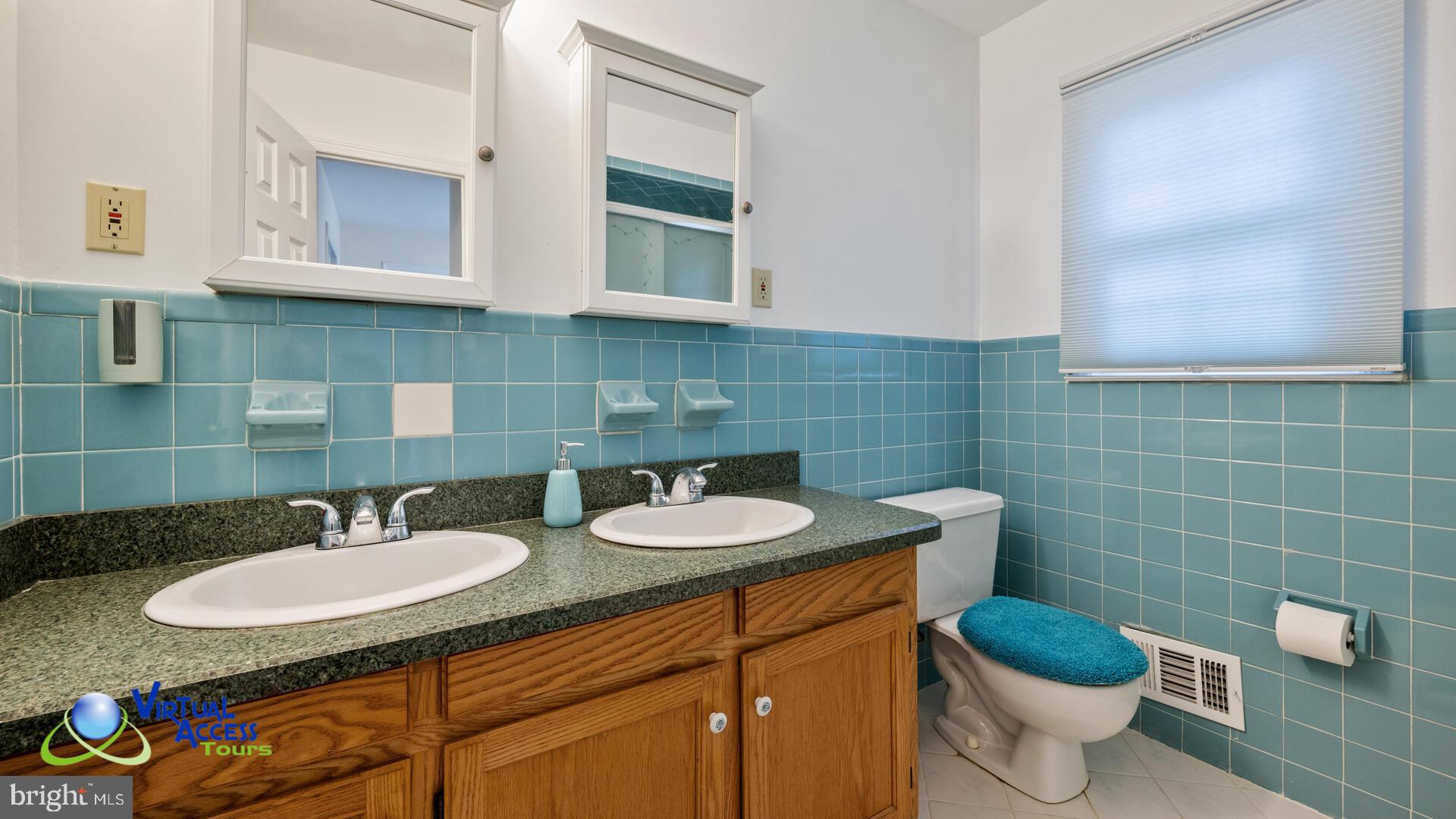 17 Melville Road Princeton Junction, NJ 08550 - Photo 24 of 40 Main Bedroom Bath
