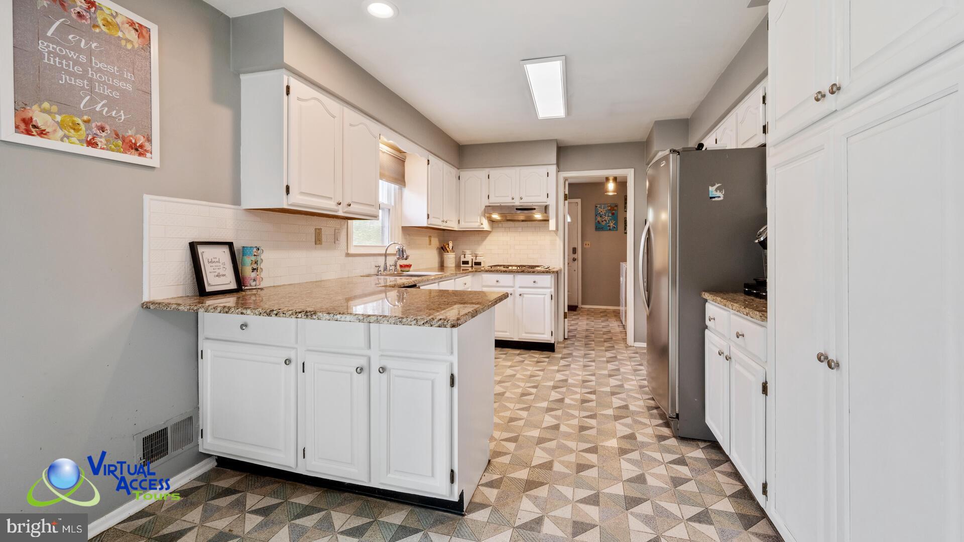 17 Melville Road Princeton Junction, NJ 08550 - Photo 9 of 40 Kitchen