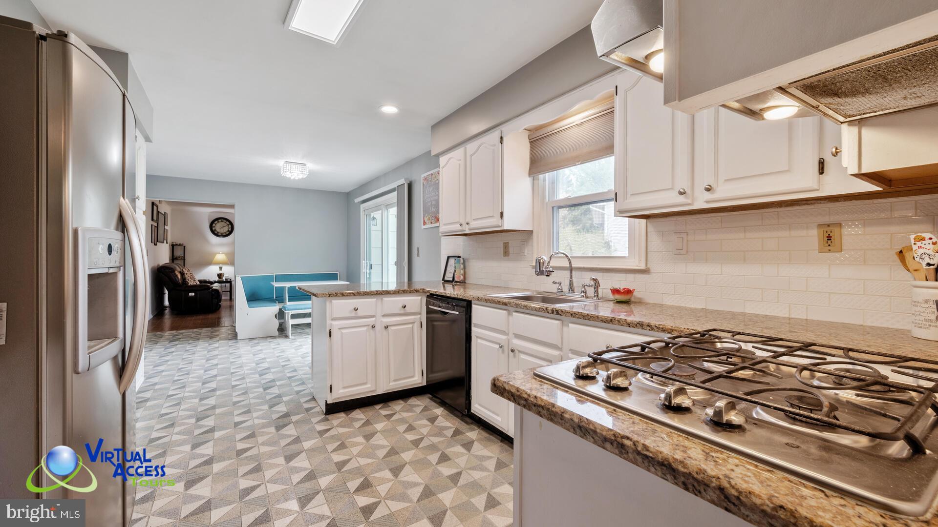 17 Melville Road Princeton Junction, NJ 08550 - Photo 10 of 40 Kitchen