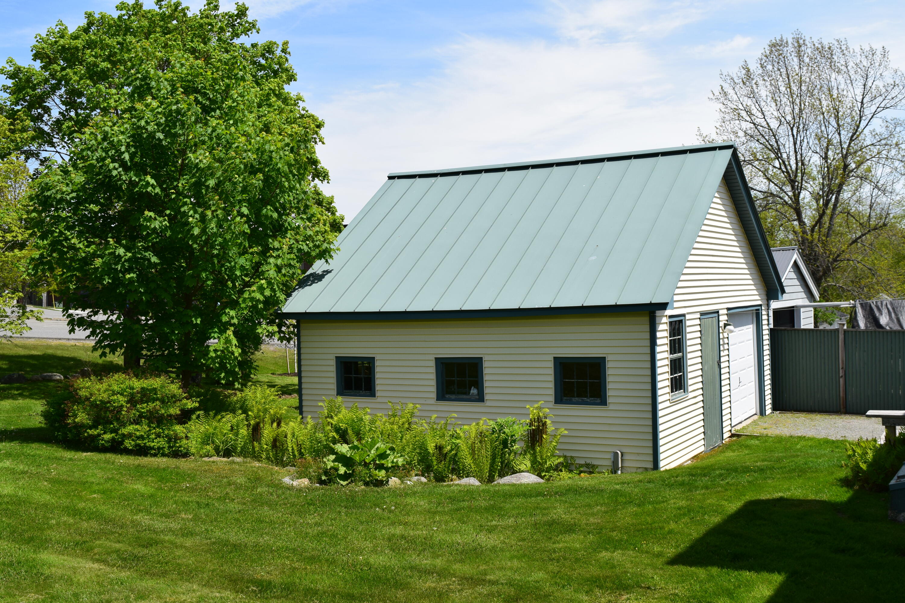 37 Tarratine Street Castine, ME 04421 - Photo 5 of 60 37 #5