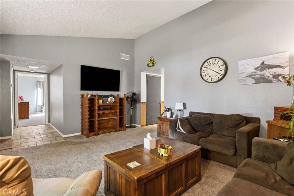 9249 Agave Place Riverside, CA 92503 - Photo 7 of 32