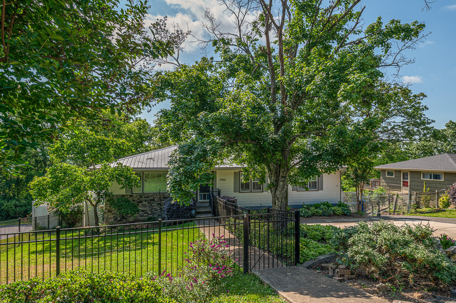 3902 Laird Lane Chattanooga, TN 37415 - Photo 38 of 41 Front View
