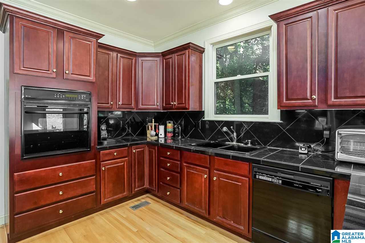 1073 Oak Tree Road Birmingham, AL 35244 - Photo 15 of 47