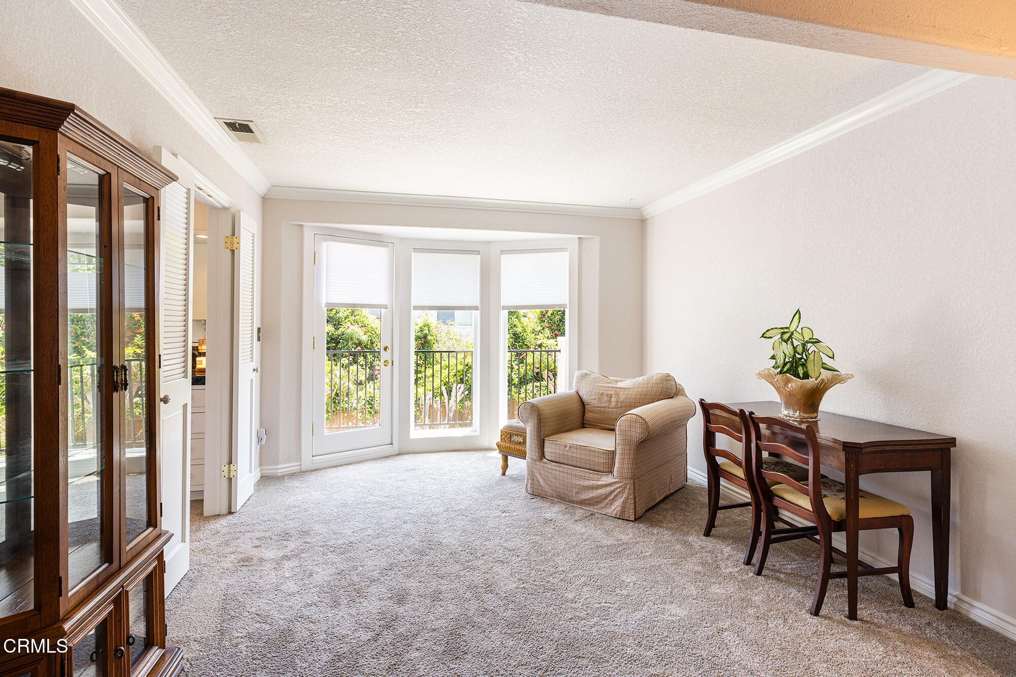 1590 Frazier Street Camarillo, CA 93012 - Photo 15 of 38 Sitting Area