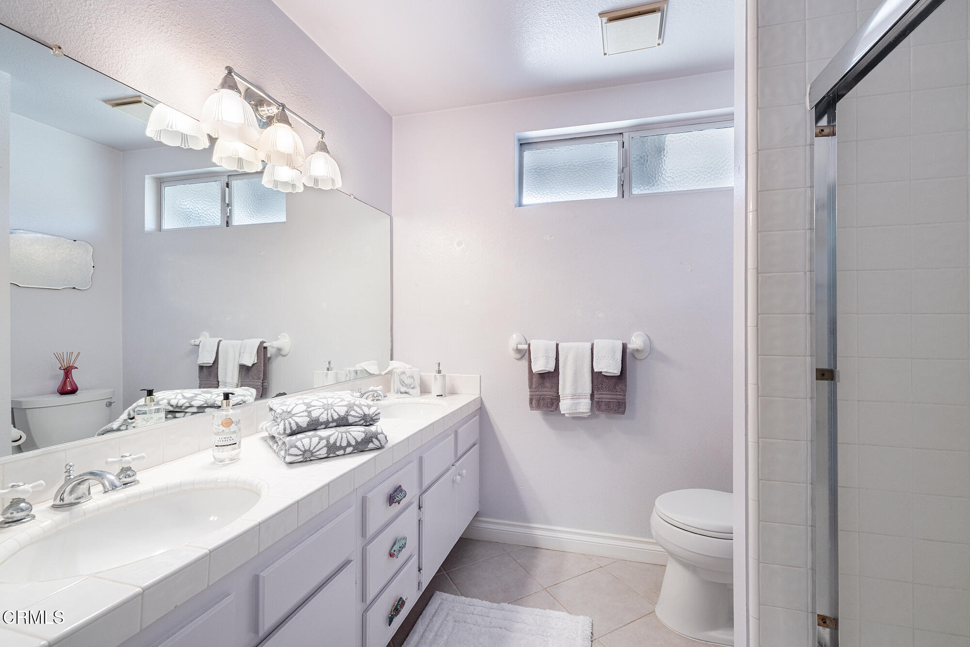 1590 Frazier Street Camarillo, CA 93012 - Photo 20 of 38 Upstairs Full Bathroom