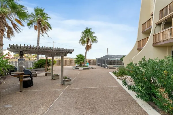 $269,900 | 4242 Gulfbreeze Boulevard, Unit 605, Corpus Christi, TX 78402