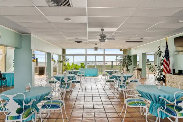 $269,900 | 4242 Gulfbreeze Boulevard, Unit 605, Corpus Christi, TX 78402