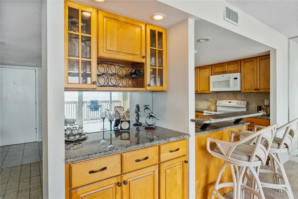 $269,900 | 4242 Gulfbreeze Boulevard, Unit 605, Corpus Christi, TX 78402