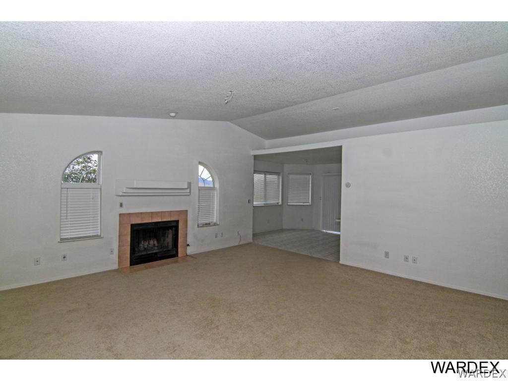 3655 San Pedro Road Golden Valley, AZ 86413 - Photo 4 of 21 Living Room