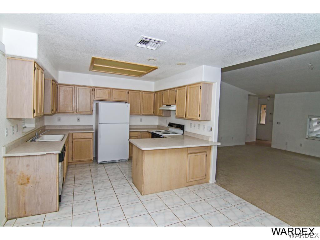 3655 San Pedro Road Golden Valley, AZ 86413 - Photo 9 of 21 kitchen