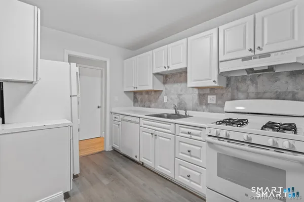 $2,095 | 12 Hamilton Court, Unit D, Stamford, CT 06902