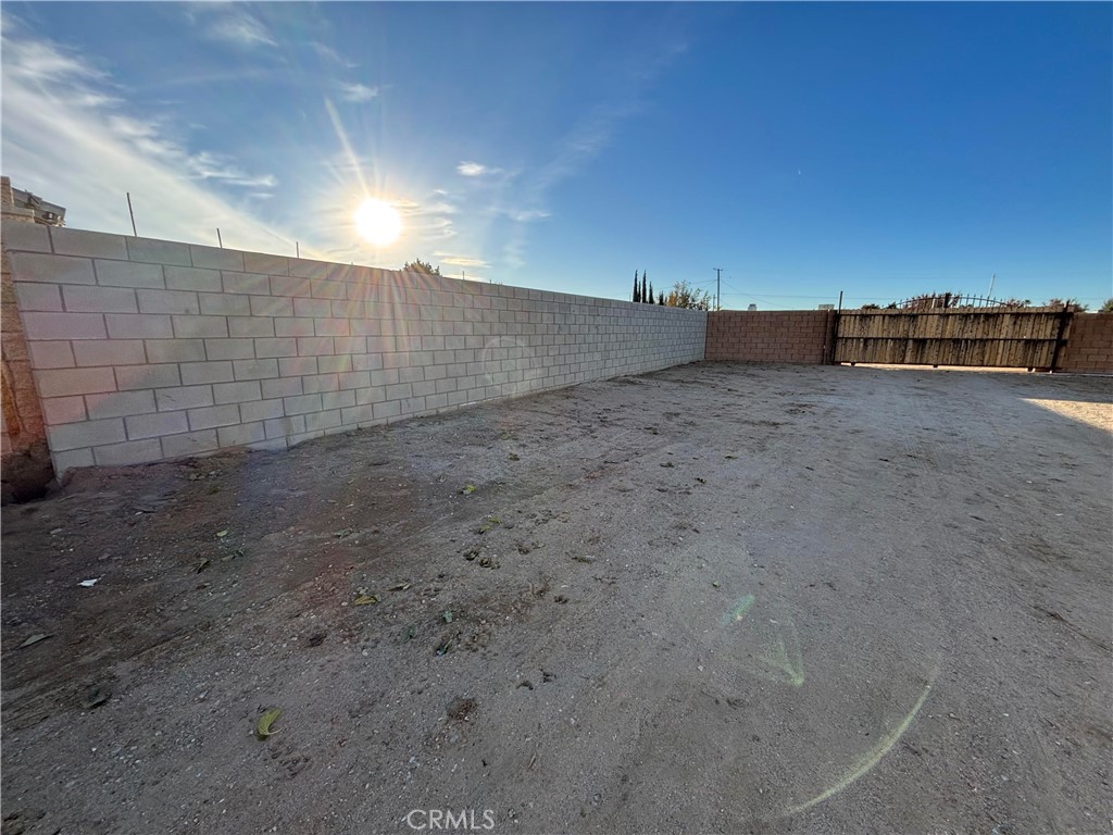 15137 Luna Road Victorville, CA 92392 - Photo 12 of 20 a view of outdoor space and parking space