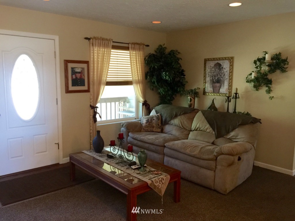 268 Niemi Road Longview, WA 98632 - Photo 4 of 25