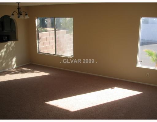 1469 Flintrock Road Henderson, NV 89014 - Photo 2 of 10 Living Room.