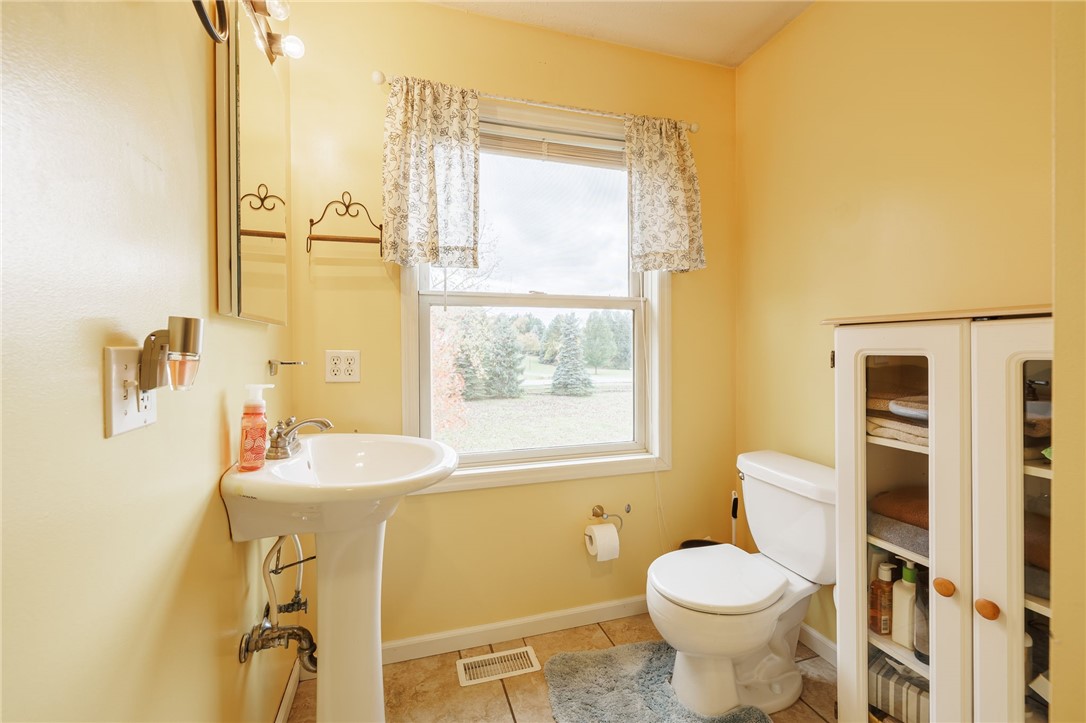 4876 Farnsworth Road Marion, NY 14505 - Photo 15 of 37