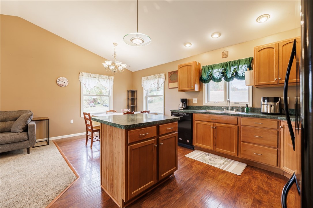 4876 Farnsworth Road Marion, NY 14505 - Photo 5 of 37