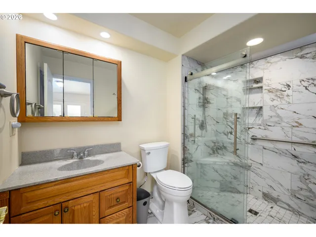 $689,950 | 658 Ryan Heights Lane, Roseburg, OR 97470