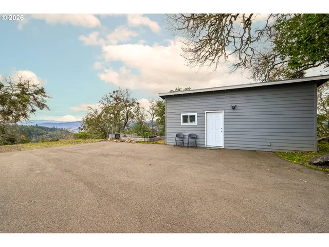 $689,950 | 658 Ryan Heights Lane, Roseburg, OR 97470