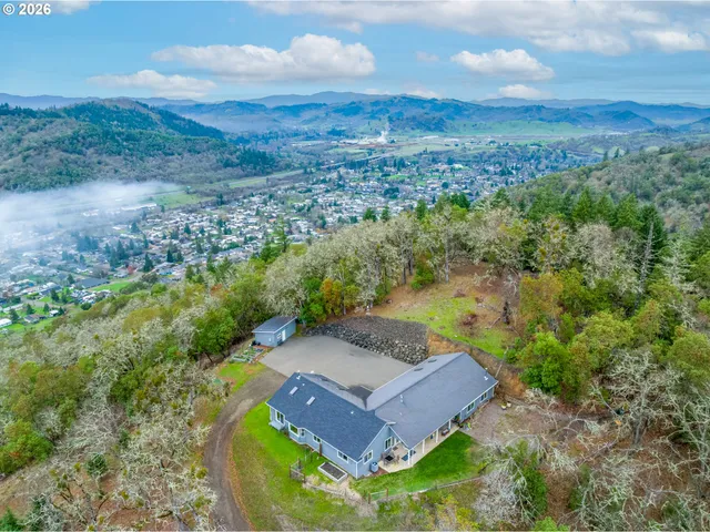 $689,950 | 658 Ryan Heights Lane, Roseburg, OR 97470