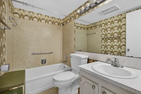 $75,000 | 225 Bedford East, Unit 225, West Palm Beach, FL 33417