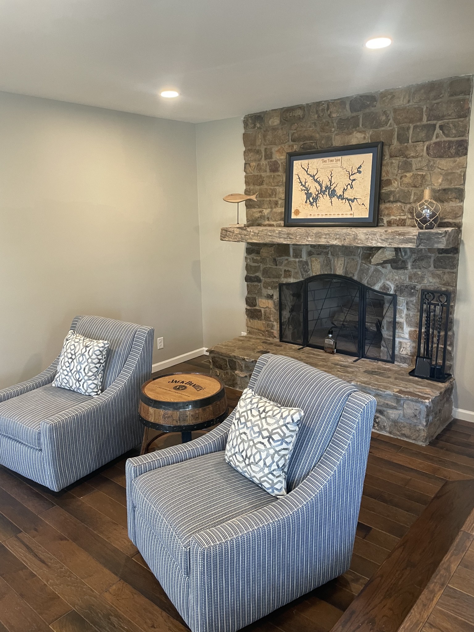 310 Shasteen Ridge Road Lynchburg, TN 37352 - Photo 6 of 36 a living room with furniture and a fireplace