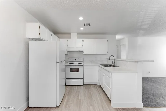 $975 | 4221 Terrestrial Drive, Unit 226, Las Vegas, NV 89115