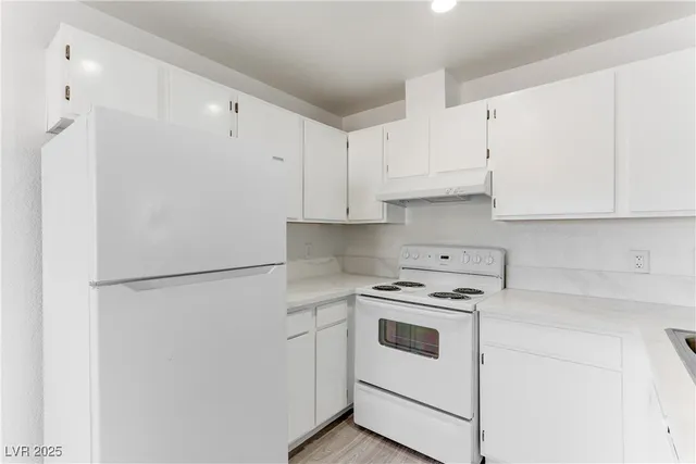 $975 | 4221 Terrestrial Drive, Unit 226, Las Vegas, NV 89115
