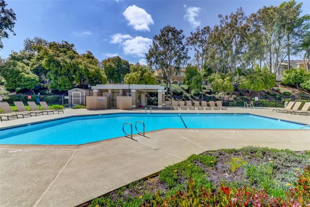 13607 Sycamore Tree Lane Poway, CA 92064 - Photo 14 of 24 Gallery Image 14