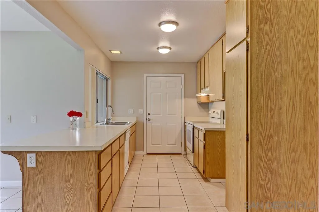 13607 Sycamore Tree Lane Poway, CA 92064 - Photo 17 of 24 Gallery Image 17