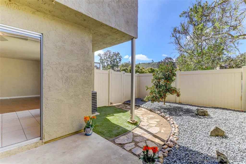 13607 Sycamore Tree Lane Poway, CA 92064 - Photo 4 of 24 Gallery Image 4