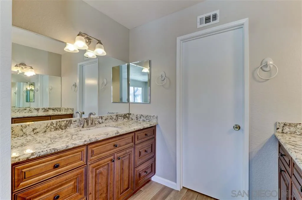 13607 Sycamore Tree Lane Poway, CA 92064 - Photo 6 of 24 Gallery Image 6