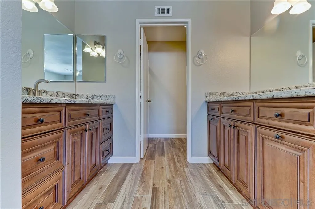 13607 Sycamore Tree Lane Poway, CA 92064 - Photo 7 of 24 Gallery Image 7