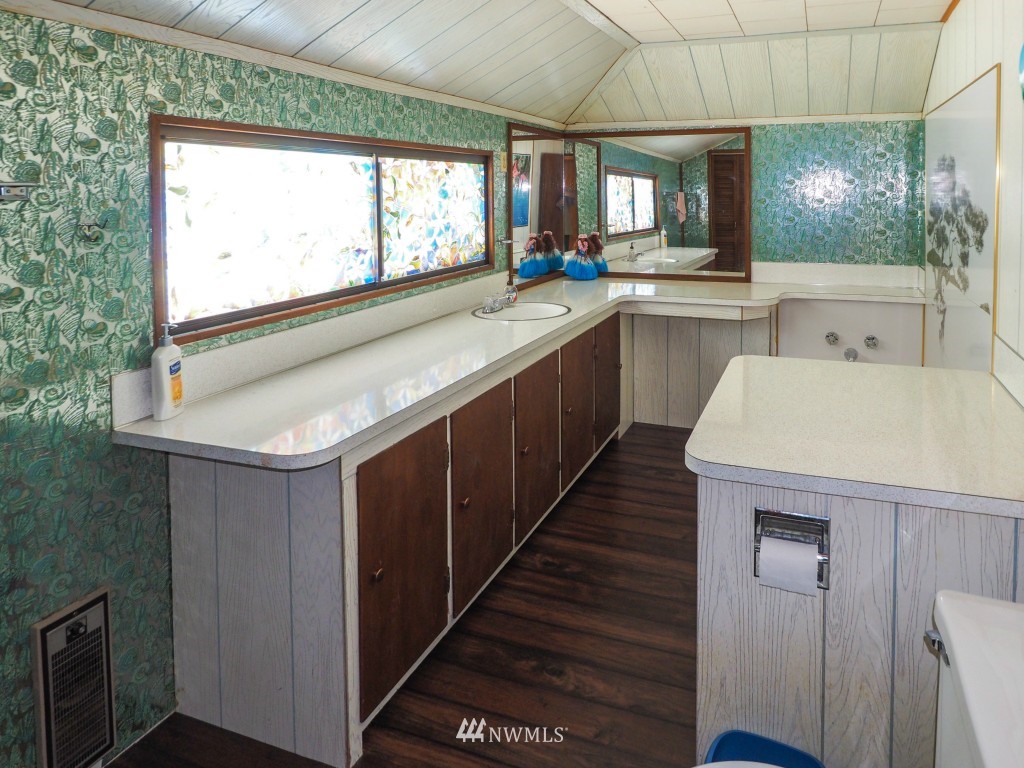 200 Hazel Point Road Quilcene, WA 98376 - Photo 16 of 25 Gallery Image 16