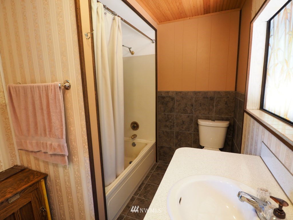 200 Hazel Point Road Quilcene, WA 98376 - Photo 10 of 25 Gallery Image 10