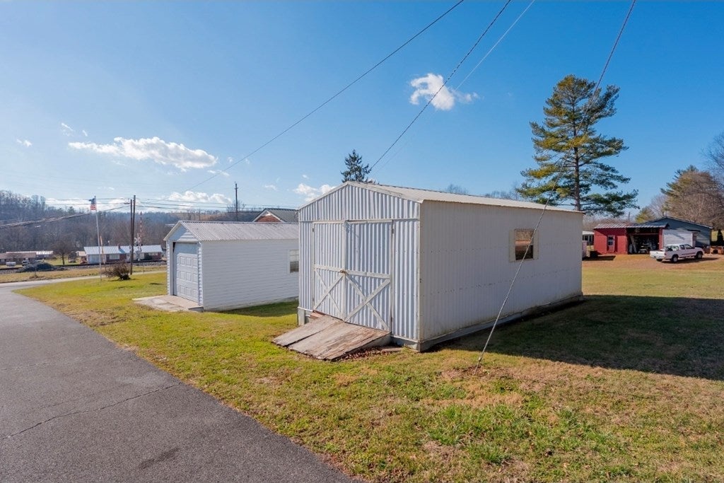 104 Pioneer Road Marion, VA 24354 - Photo 48 of 59 Gallery Image 48
