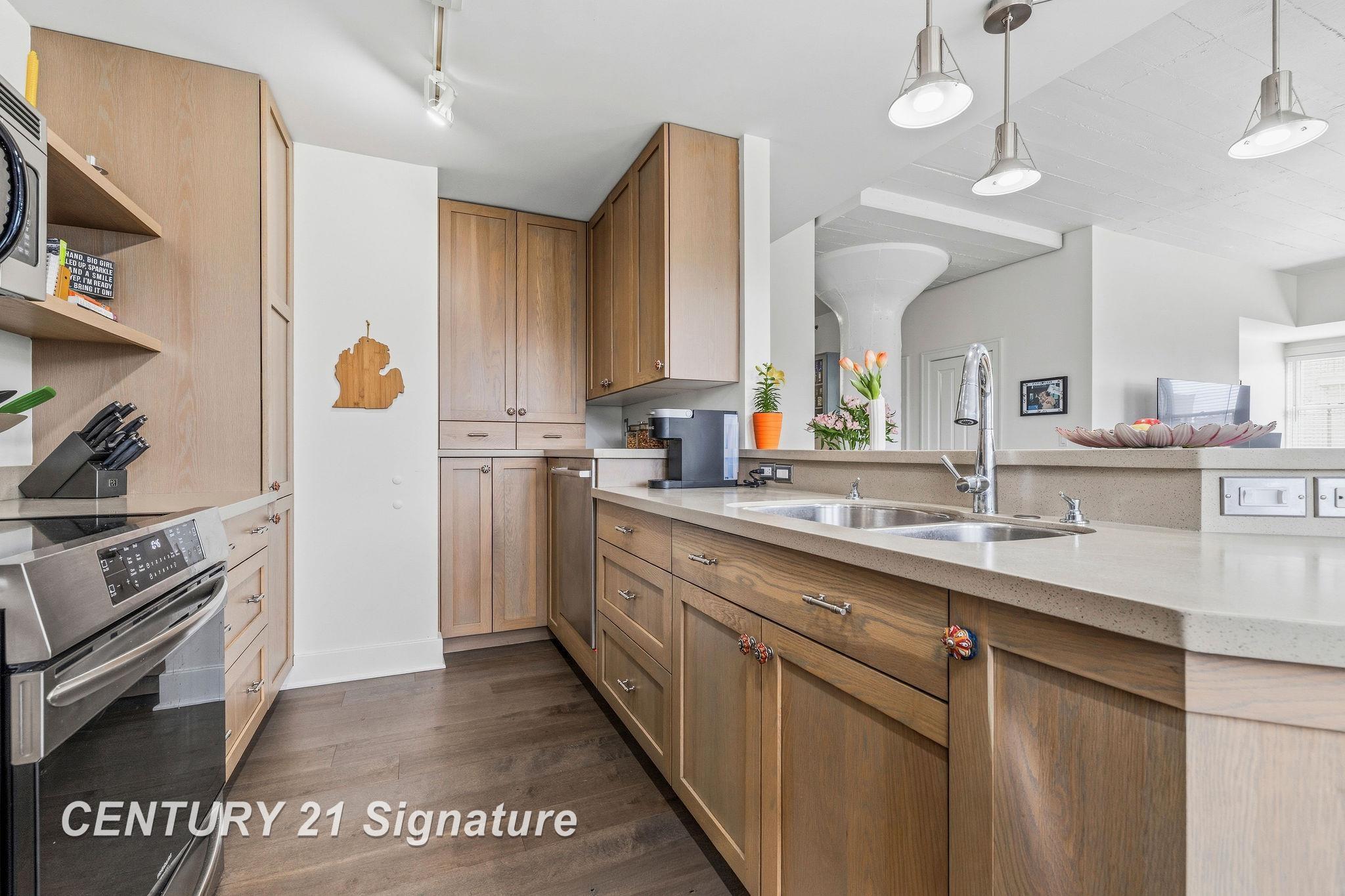 225 Jennison Place Bay City, MI 48708 - Photo 15 of 61