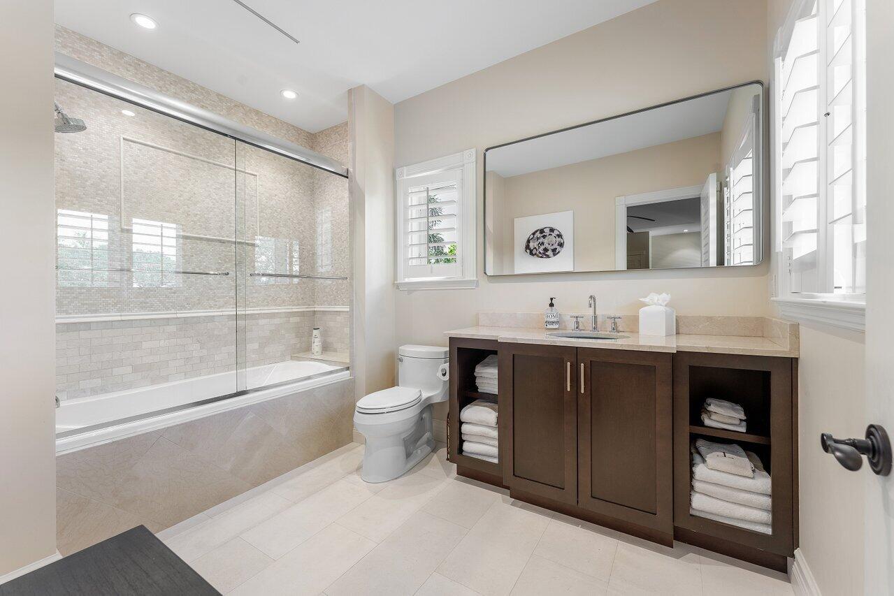 3208 Pilots Point Circle Jupiter, FL 33477 - Photo 50 of 59 Guest House Bathroom