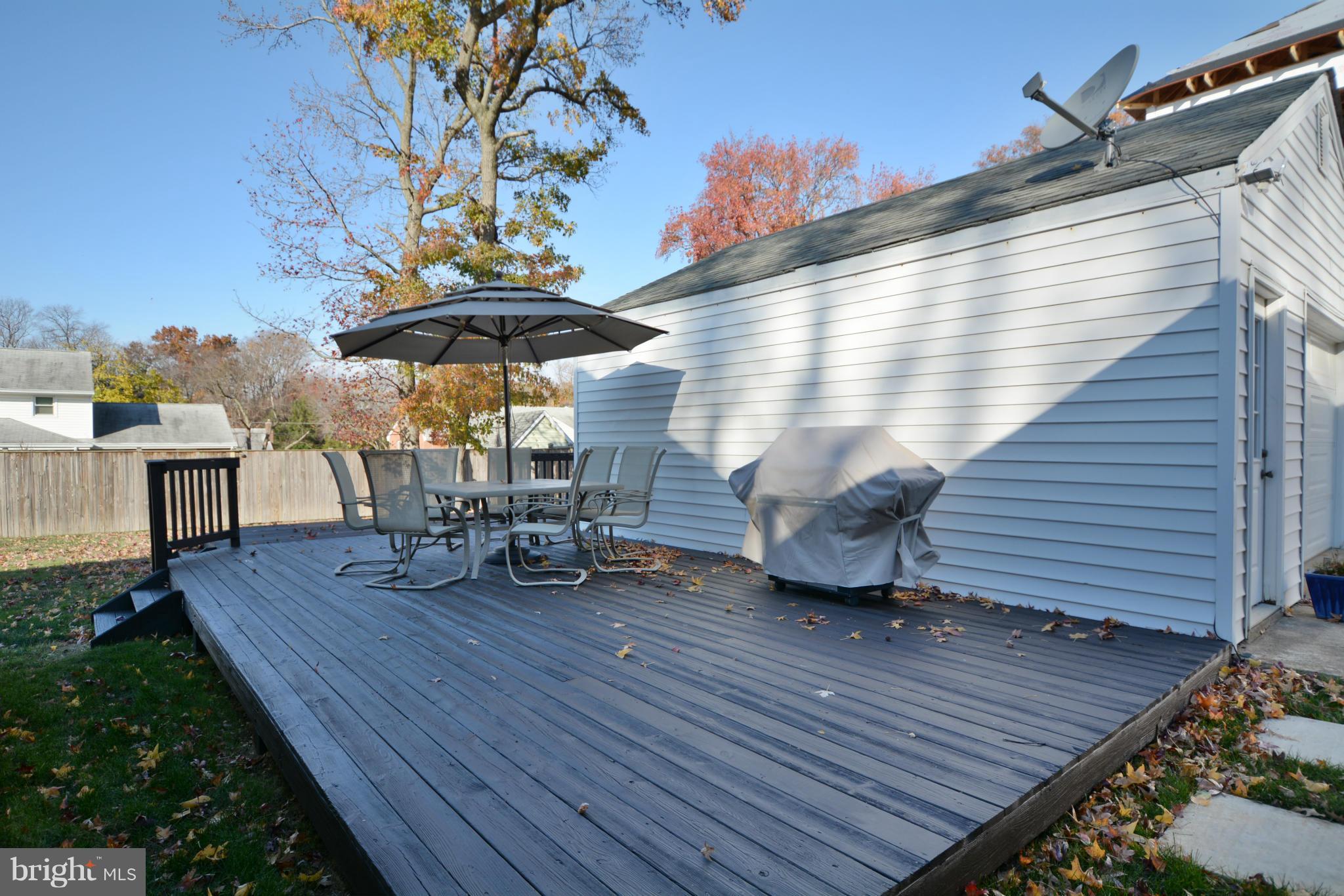 Entertainment Deck