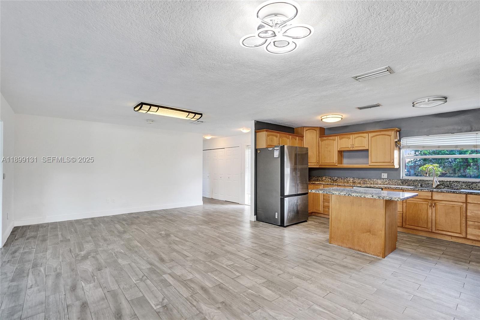 5275 Cleveland Road Delray Beach, FL 33484 - Photo 11 of 58 Gallery Image 11