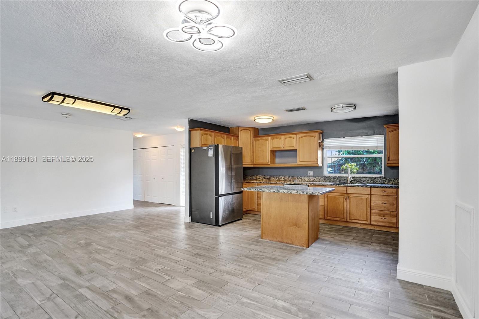 5275 Cleveland Road Delray Beach, FL 33484 - Photo 12 of 58 Gallery Image 12