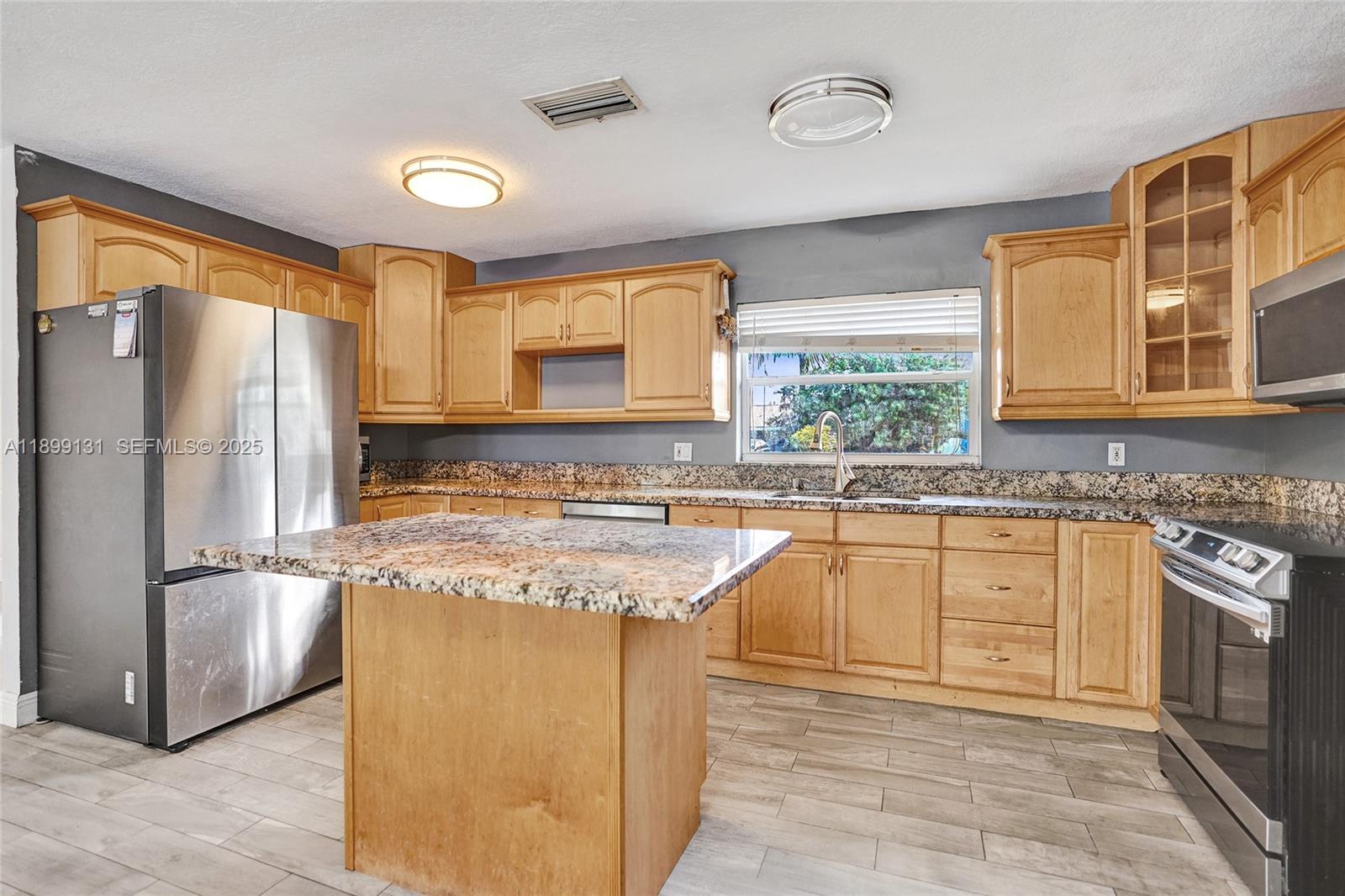 5275 Cleveland Road Delray Beach, FL 33484 - Photo 14 of 58 Gallery Image 14