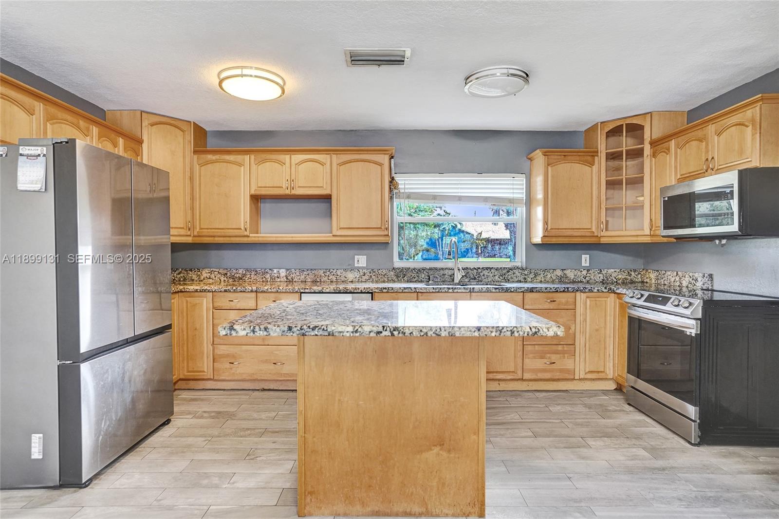 5275 Cleveland Road Delray Beach, FL 33484 - Photo 15 of 58 Gallery Image 15