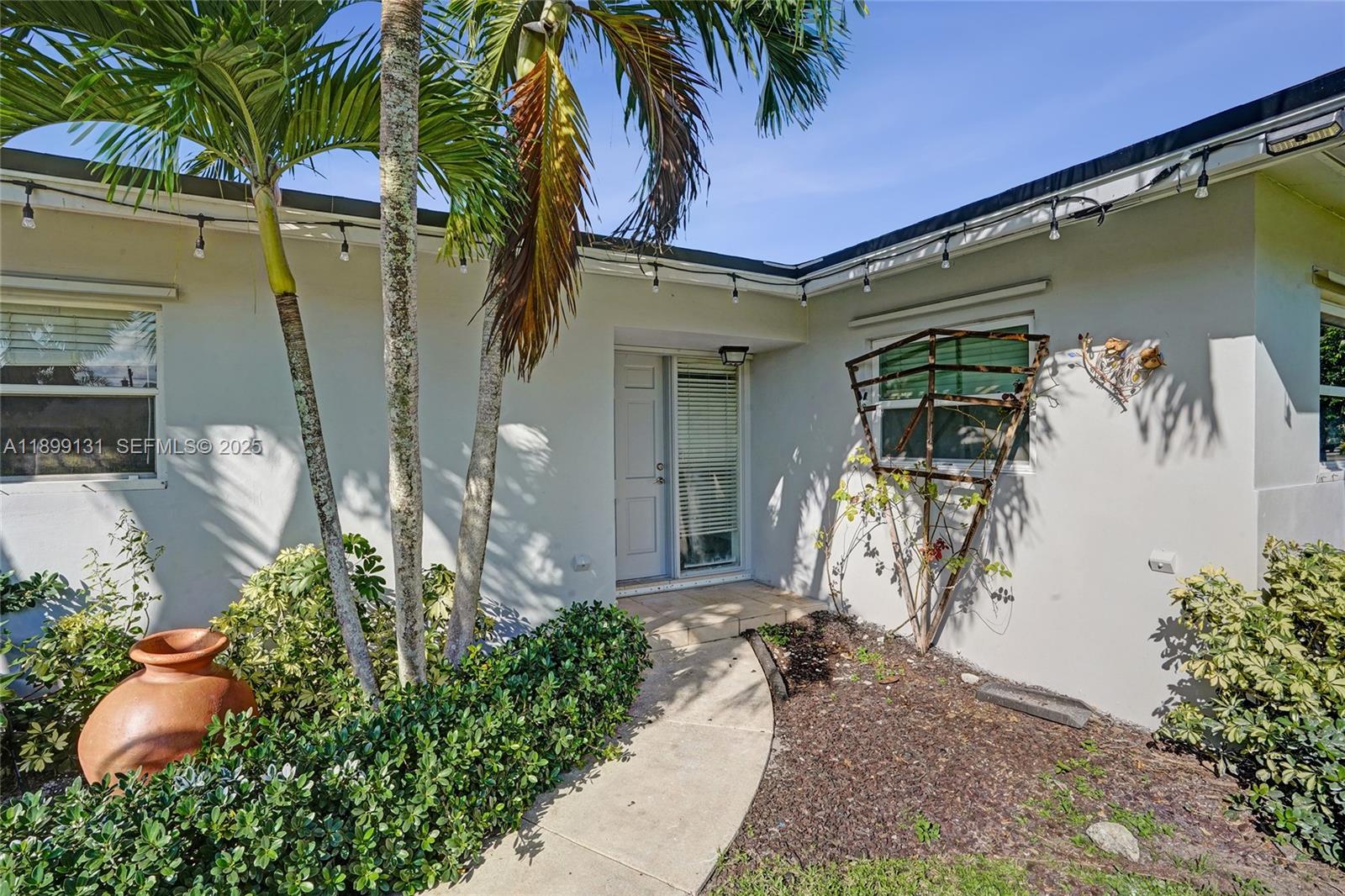 5275 Cleveland Road Delray Beach, FL 33484 - Photo 6 of 58 Gallery Image 6