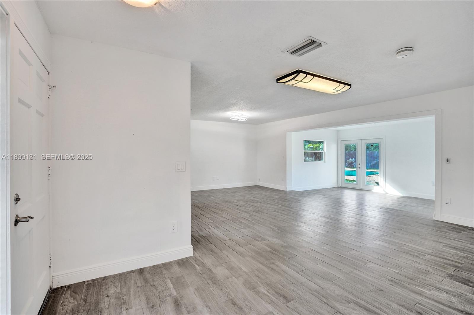 5275 Cleveland Road Delray Beach, FL 33484 - Photo 7 of 58 Gallery Image 7