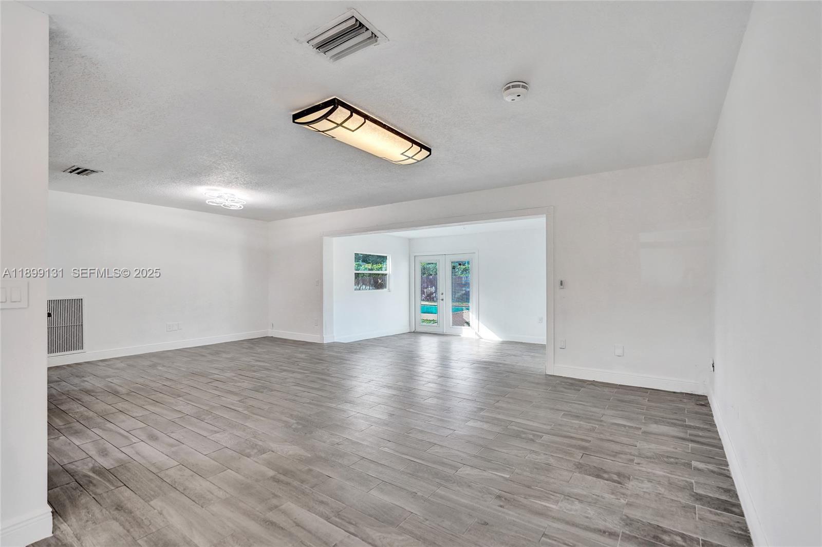 5275 Cleveland Road Delray Beach, FL 33484 - Photo 8 of 58 Gallery Image 8